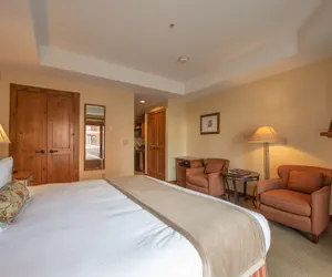 Photo 2 - Slopeside Studio Unit With Kitchenette Studio Bedroom Condo - No Cleaning Fee! by RedAwning