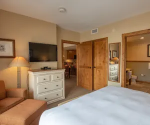 Photo 5 - Updated 1 Bedroom In Mountaineer Square Condo - No Cleaning Fee! by RedAwning