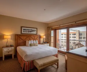 Photo 4 - Updated 1 Bedroom In Mountaineer Square Condo - No Cleaning Fee! by RedAwning