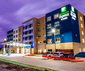 Photo 2 - Holiday Inn Express & Suites Dallas Central Market Center by IHG
