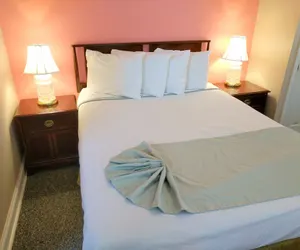 Photo 2 - Key West Motel