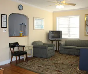 Photo 4 - Key West Motel