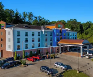 Photo 2 - Holiday Inn Express Hotel & Suites Cross Lanes by IHG