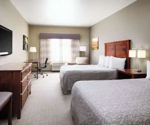 Photo 5 - Green Mill Village Hotel & Suites, BW Signature Collection