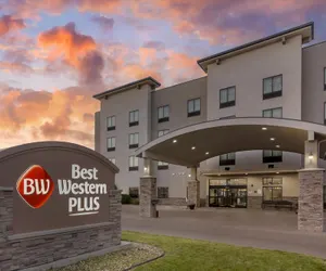 Photo 2 - Best Western Plus Williston Hotel & Suites