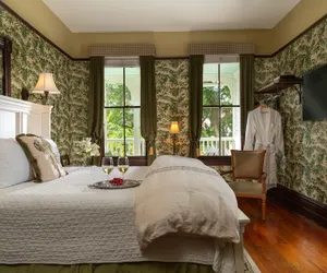 Photo 5 - Azalea Inn and Villas