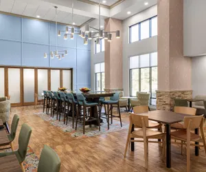 Photo 3 - Hampton Inn & Suites Hope