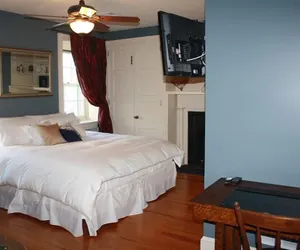 Photo 4 - Stocks Manor Bed and Breakfast