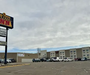 Photo 2 - Dakota Inn Minot