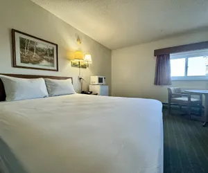 Photo 5 - Dakota Inn Minot