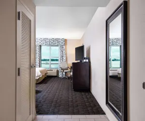 Photo 2 - Hampton Inn & Suites Baton Rouge Downtown