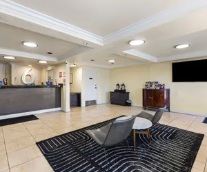 Photo 2 - Motel 6 Las Vegas, NV - Strip