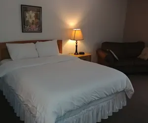 Photo 4 - Brook Pointe Inn