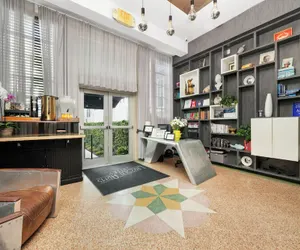 Photo 3 - Lincoln Arms Suites