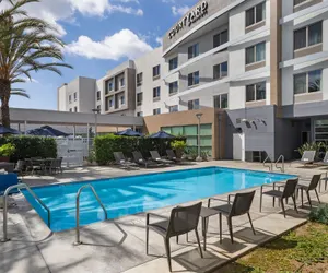 Photo 2 - Courtyard by Marriott Long Beach Airport