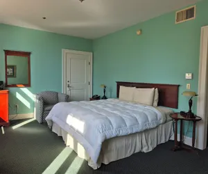 Photo 4 - Bertram Inn at Glenmoor