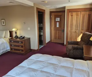 Photo 5 - Bertram Inn at Glenmoor