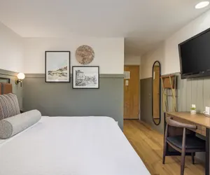 Photo 5 - River Canyon Lodge