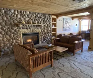 Photo 4 - River Canyon Lodge