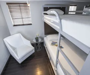Photo 5 - Posh South Beach Hostel