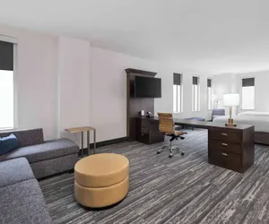 Photo 3 - Hampton Inn & Suites Denver Downtown-Convention Center