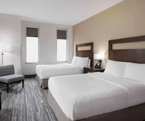 Photo 2 - Hampton Inn & Suites Denver Downtown-Convention Center