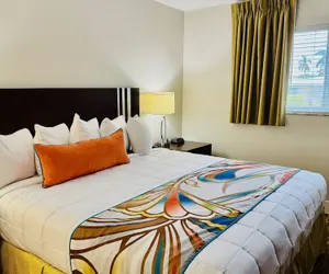 Photo 3 - Surfsider Resort