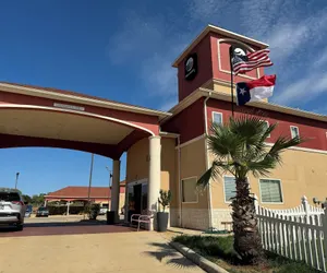 Photo 2 - Executive Inn and Suites