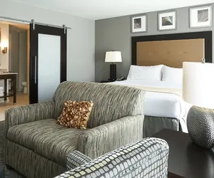 Photo 4 - Holiday Inn Hotel & Suites East Peoria by IHG