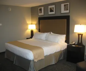 Photo 5 - Holiday Inn Hotel & Suites East Peoria by IHG