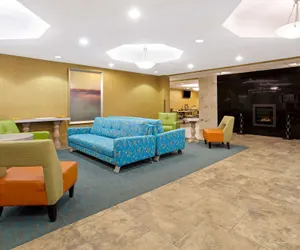 Photo 4 - La Quinta Inn & Suites by Wyndham Dickinson