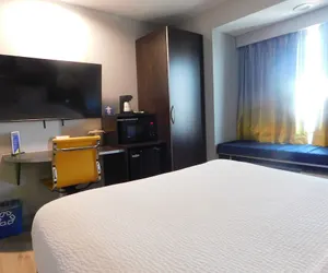 Photo 4 - Microtel Inn & Suites by Wyndham Wheeling at Highlands
