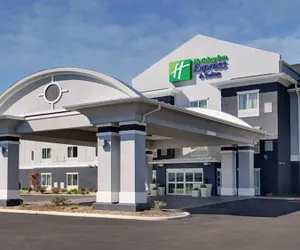 Photo 2 - Holiday Inn Express Hotel & Suites NORTH FREMONT, an IHG Hotel