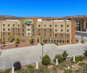 Photo 2 - Holiday Inn Express Hotel & Suites Gallup East, an IHG Hotel