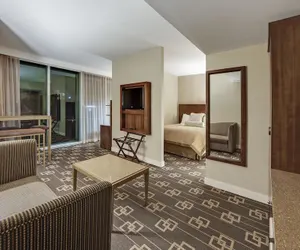 Photo 4 - Wyndham Garden Chinatown