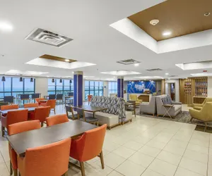 Photo 3 - Holiday Inn Express Gulfport Beach by IHG