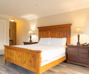 Photo 4 - The Inn at Crestwood