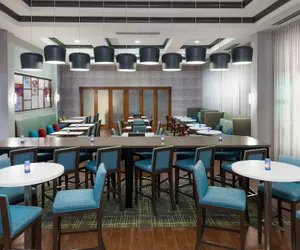 Photo 5 - Hampton Inn & Suites Orlando Airport @ Gateway Village
