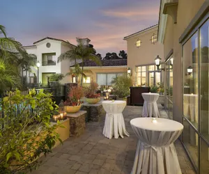 Photo 3 - Courtyard Santa Barbara Goleta