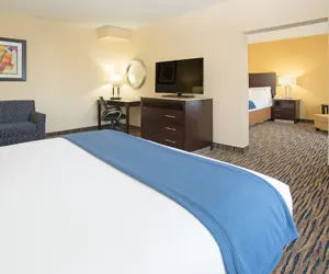 Photo 2 - Holiday Inn Express Hotel & Suites Denver North - Thornton by IHG