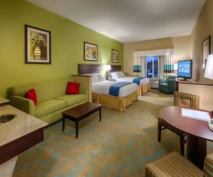 Photo 2 - Holiday Inn Express Hotel & Suites Red Bluff-South Redding, an IHG Hotel