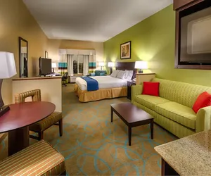 Photo 3 - Holiday Inn Express Hotel & Suites Red Bluff-South Redding, an IHG Hotel