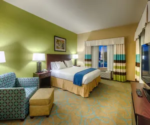 Photo 4 - Holiday Inn Express Hotel & Suites Red Bluff-South Redding, an IHG Hotel