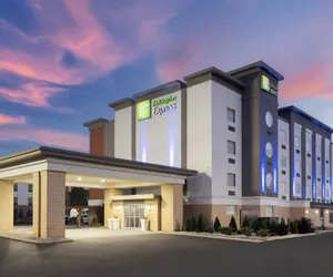 Photo 2 - Holiday Inn Express Toledo North, an IHG Hotel