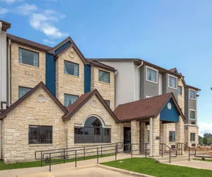 Photo 2 - Microtel Inn & Suites by Wyndham Buda Austin South