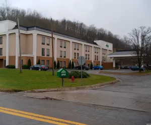 Photo 2 - Wingate by Wyndham Buckhannon