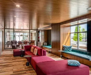 Photo 4 - Global Luxury Suites East Boston