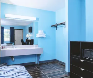 Photo 3 - Sky-Palace Inn & Suites Wellington