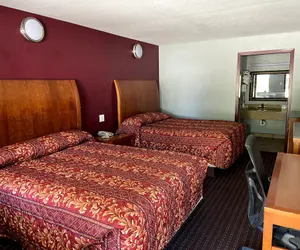 Photo 5 - Embers Inn