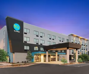 Photo 2 - Tru by Hilton Portland Airport